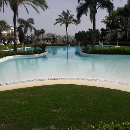 Appartamento Chez Elo's Marbella Milla de Oro. Jardin Privado Esterno foto