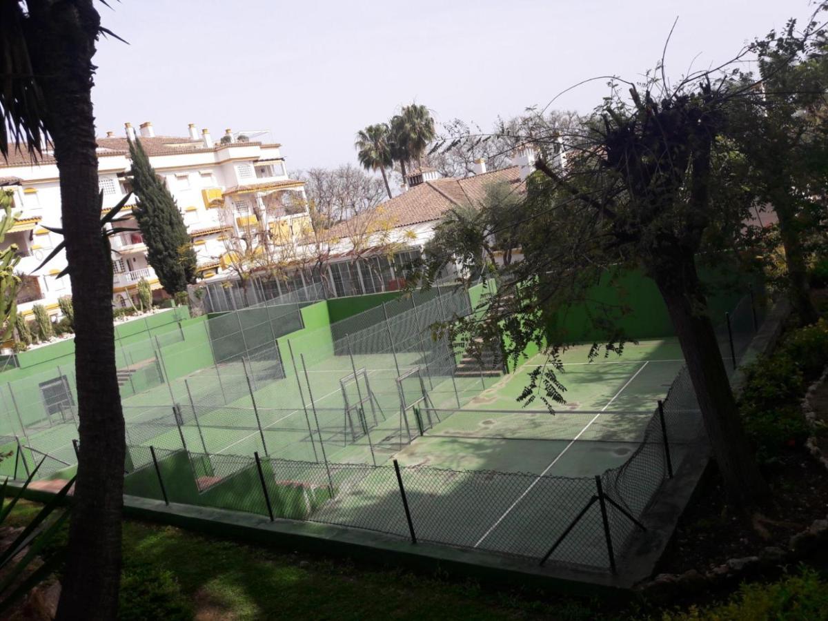 Appartamento Chez Elo's Marbella Milla de Oro. Jardin Privado Esterno foto