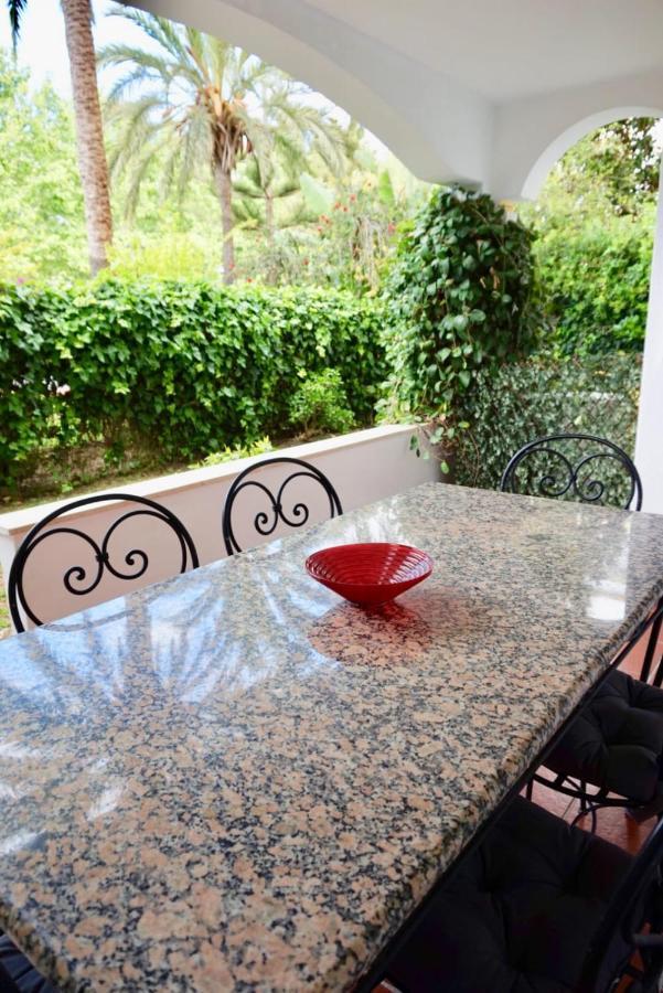 Appartamento Chez Elo's Marbella Milla de Oro. Jardin Privado Esterno foto