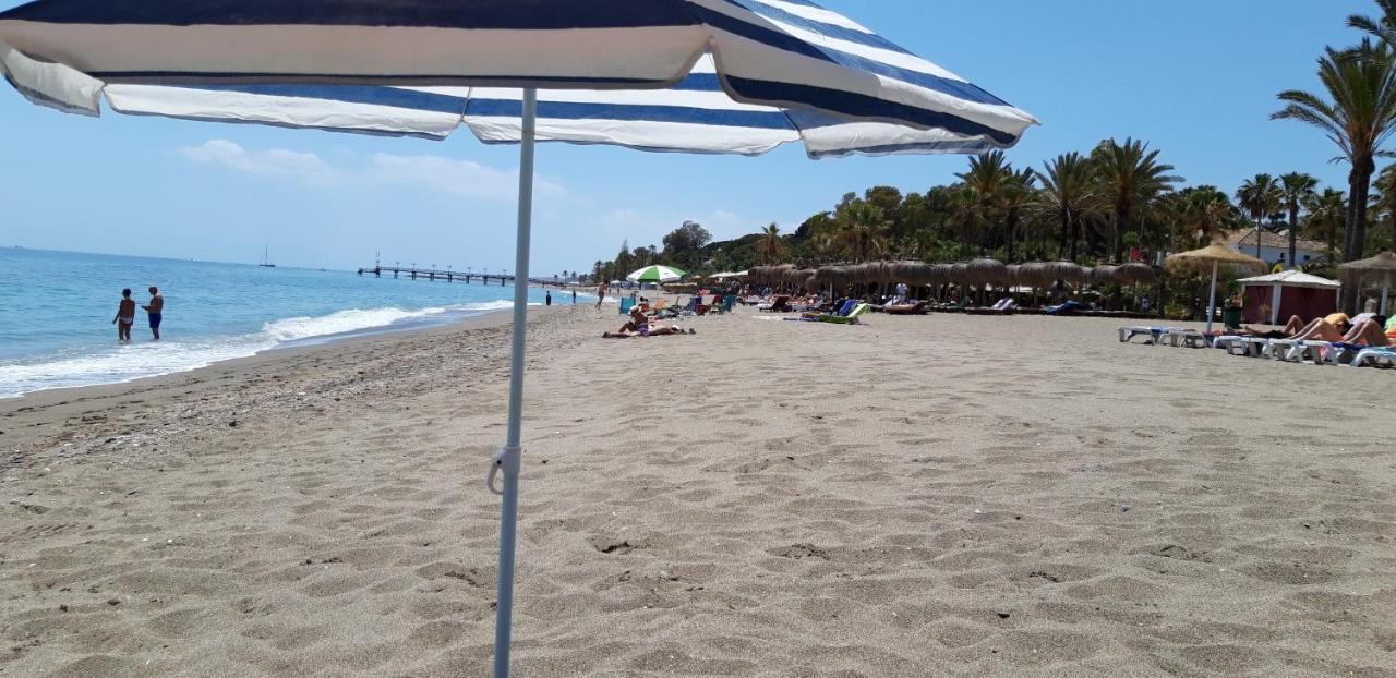 Appartamento Chez Elo's Marbella Milla de Oro. Jardin Privado Esterno foto